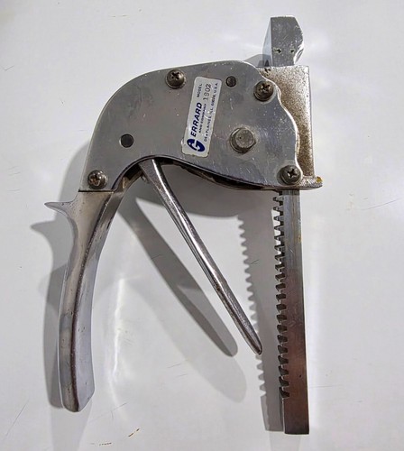 Attrezzo tenditore fascia